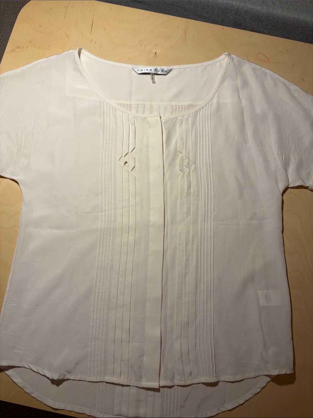 Trina Turk Cream Pleated Front Short-Sleeve Blouse – 100% silk – size small